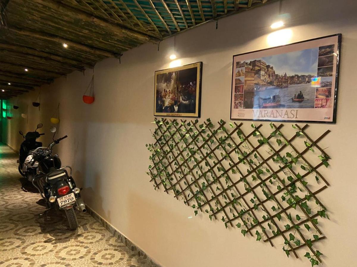Hotel The Sunaina Varanasi Exterior foto