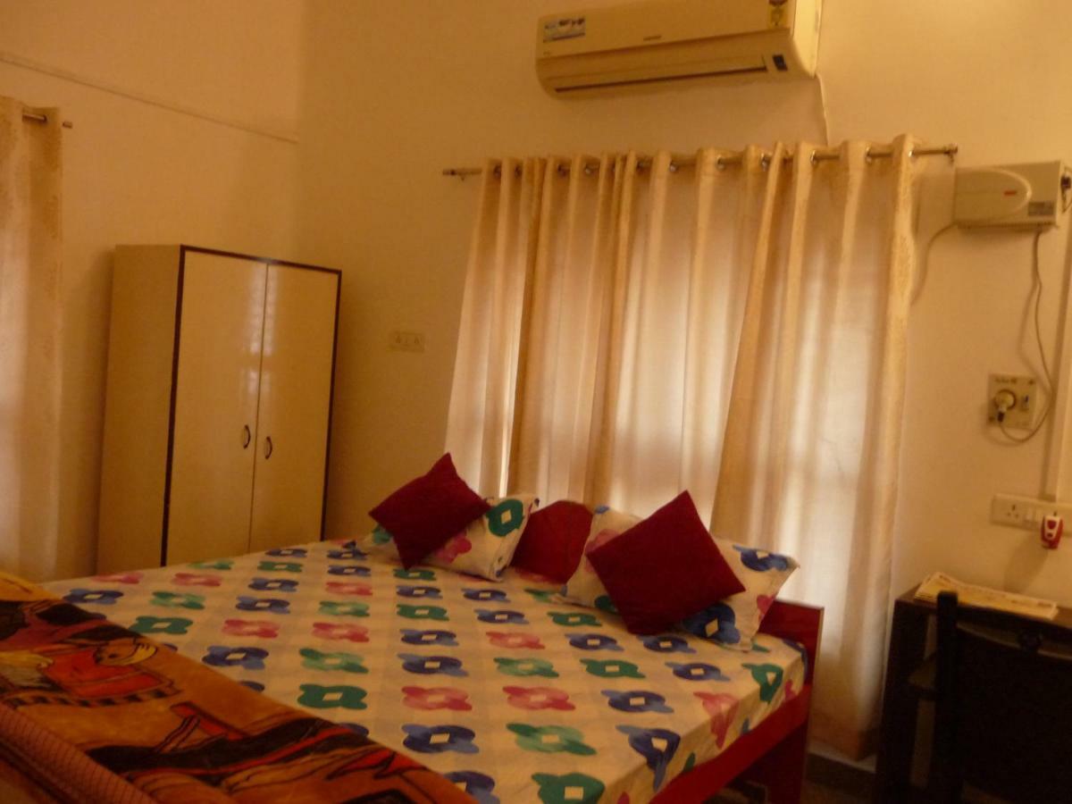 Hotel The Sunaina Varanasi Exterior foto